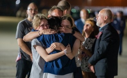 Alsu Kurmasheva greets family